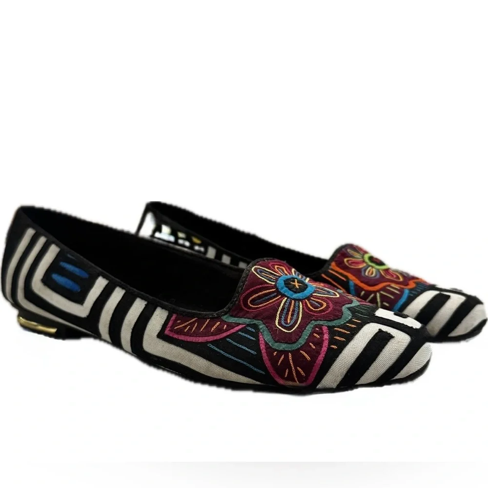 Artesanías El Paisaje Artisanal Handmade Colombian Embroidered Slip On Shoes 39
